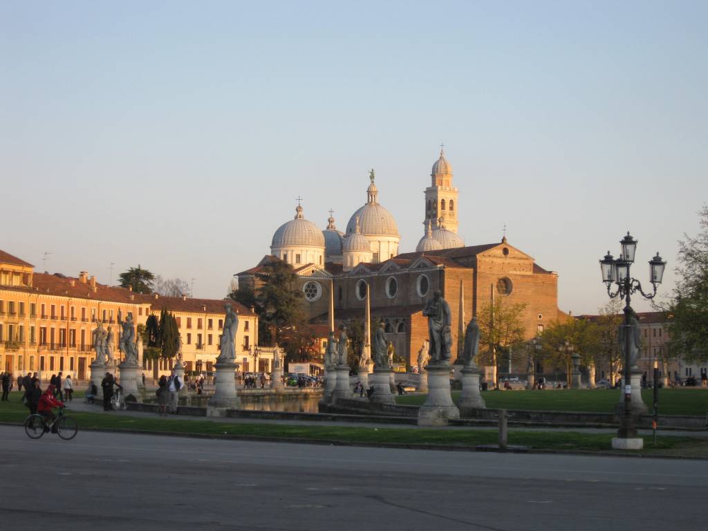 Prato della Valle: The spot where I had my infamous crash