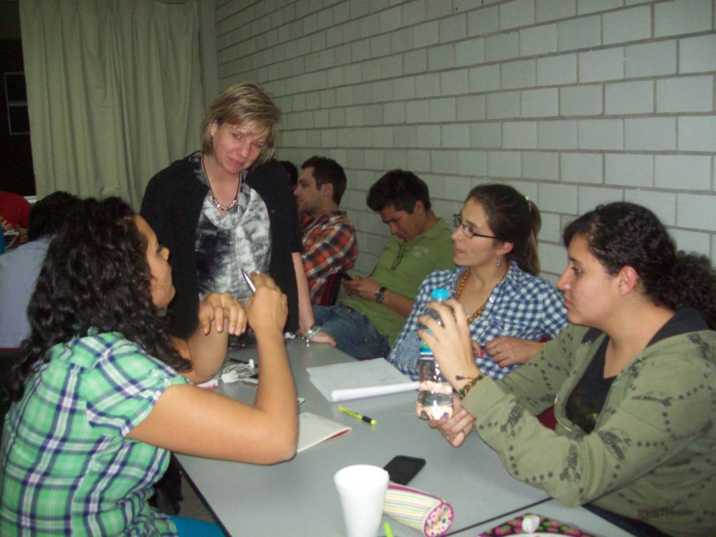 CityU Faculty member, Cynthia Meuchel, with UASLP students