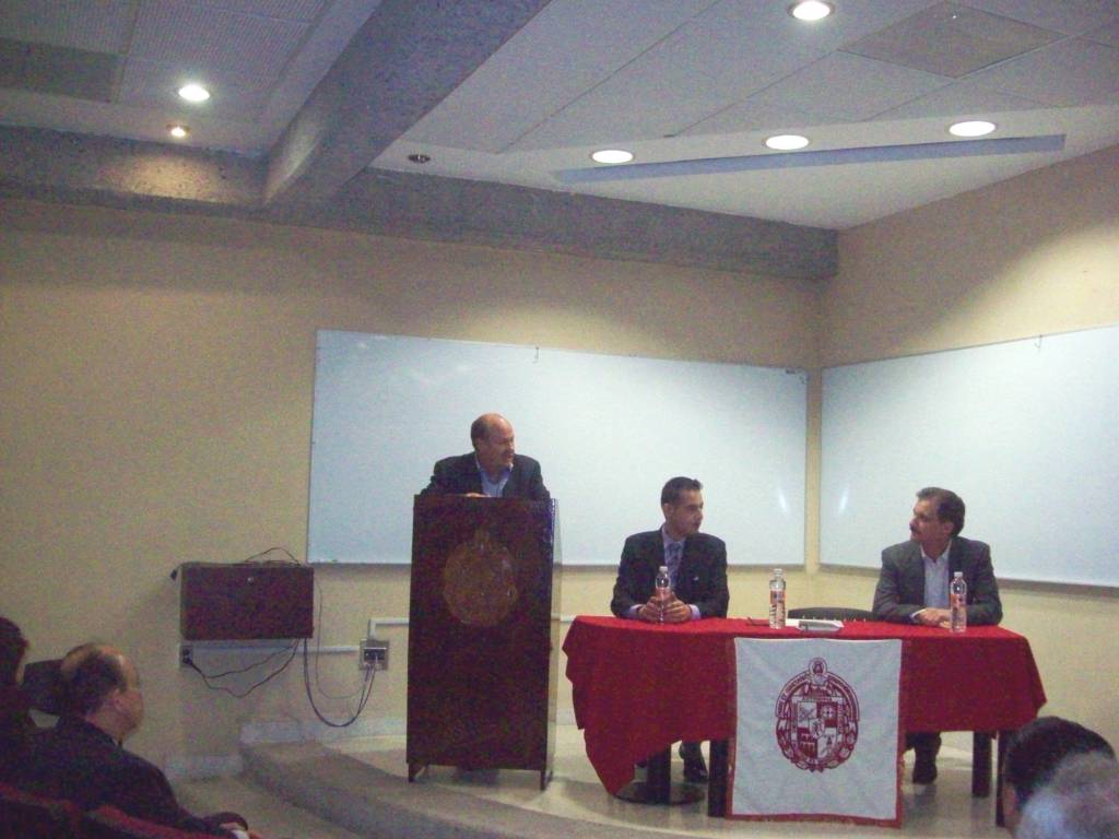 The UASLP Rector and School of Engineering Dean, Manuel Fermin Villar Rubio, Mtro. Jorge Perez Gonzalez, and CityU’s Assistant Provost for International Education, Antonio Esqueda, inaugurated these hybrid courses by hosting a celebration at UASLP.