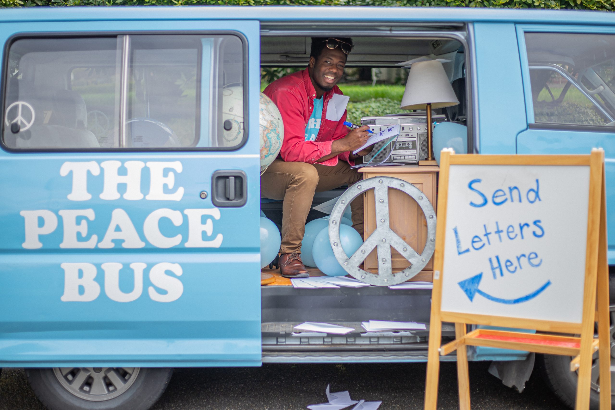 The Peace Bus: CityU Alumnus Continues Rolling Forward by Supporting His Community 